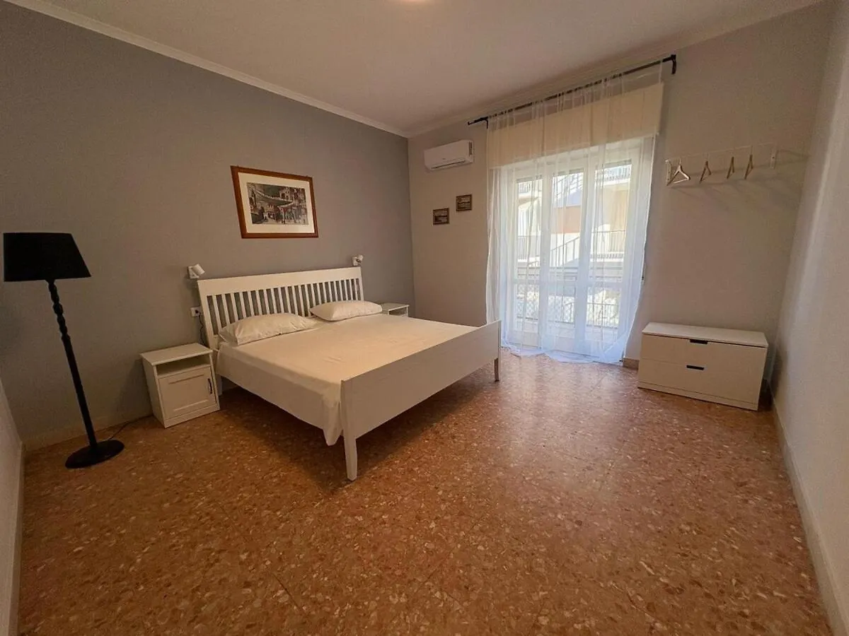Catania City Life 0*,  Италия